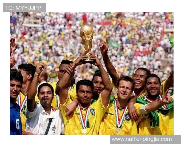 史上最珍贵的足球明星背后的传奇故事与辉煌成就揭秘