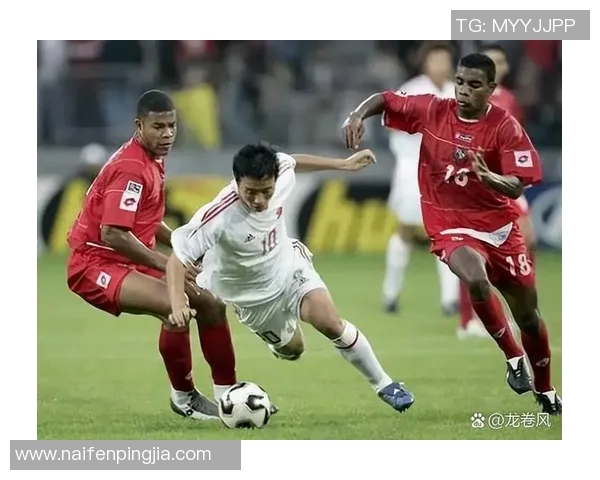 当前仍在赛场上拼搏的足球明星有哪些值得关注的球员 当前仍在赛场上拼搏的足球明星有哪些值得关注的球员